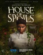 Scenă din Filmul House of Spoils 2024 – bucătăreasă înfruntă fantoma fostului proprietar.