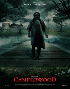 Scenă din Candlewood 2025 film online subtitrat, cu atmosfera misterioasă din satul izolat