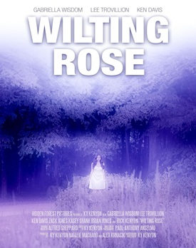 Scenă din Wilting Rose film online subtitrat hd 2025 – Rose în mijlocul unei furtuni, privind spre trecut.